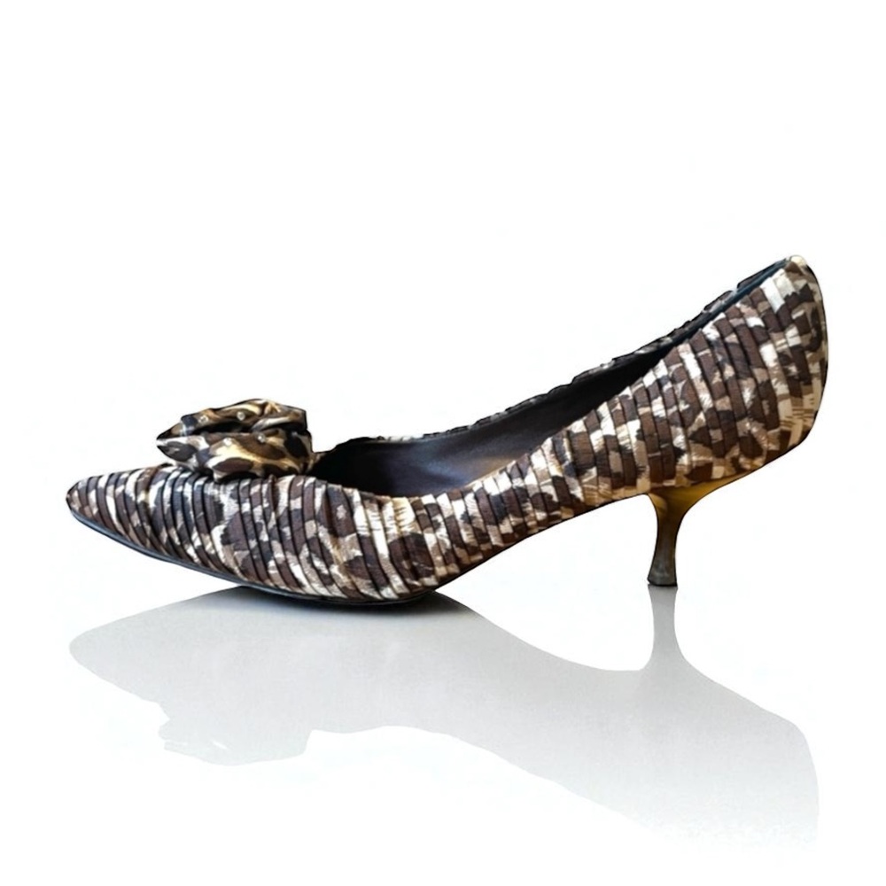 BEVERLY FELDMAN PLEATED FABRIC LEOPARD PRINT HEELS SIZE 8 MEDIUM